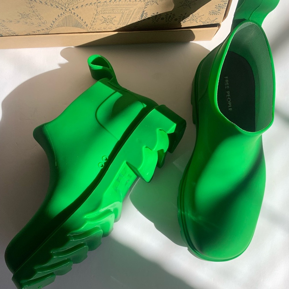 NWB! Free people high street rain boot